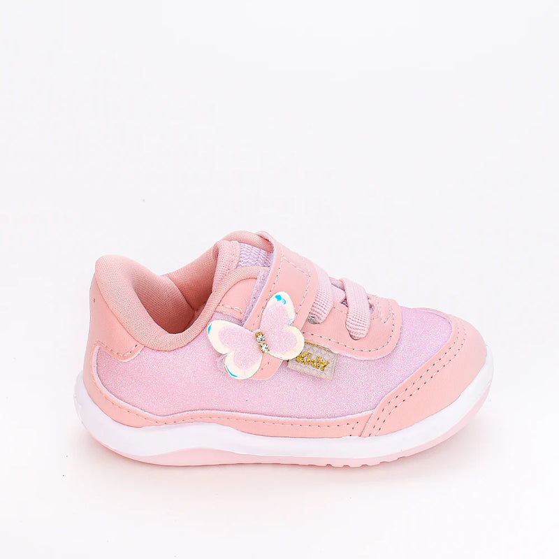 Tênis Infantil Rosa com Borboleta – Charme e Conforto para os Primeiros Passos
