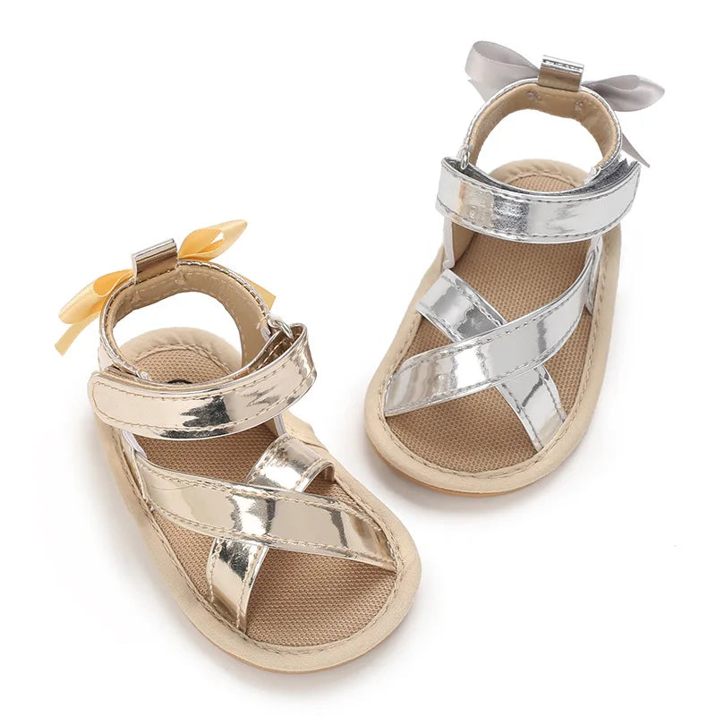 Sandália Dourada Bebê com Laço – Brilho, Elegância e Conforto