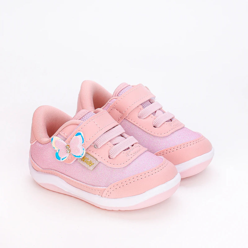 Tênis Infantil Rosa com Borboleta – Charme e Conforto para os Primeiros Passos